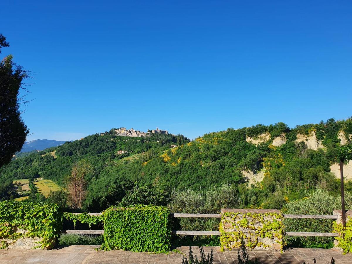 Borgo Cardaneto Bed & Breakfast Montone  Eksteriør bilde