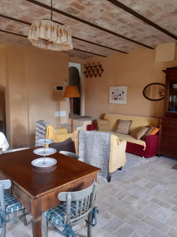 Borgo Cardaneto Bed & Breakfast Montone  Eksteriør bilde