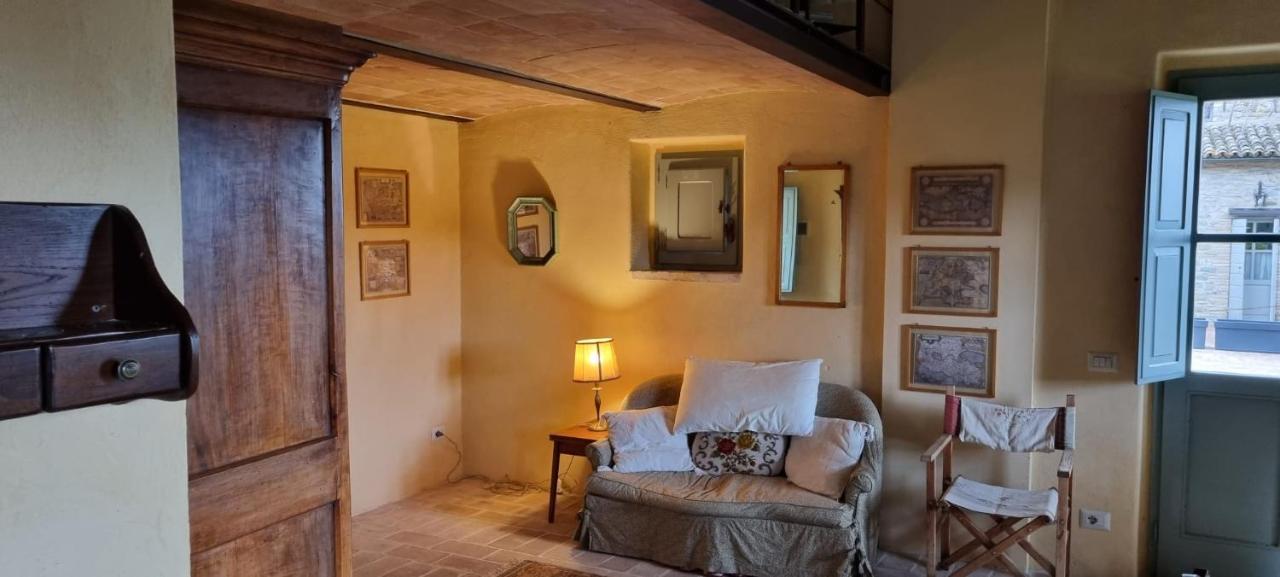 Borgo Cardaneto Bed & Breakfast Montone  Eksteriør bilde