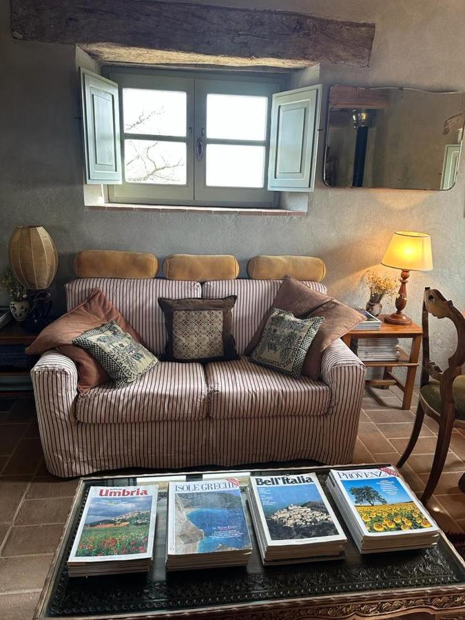 Borgo Cardaneto Bed & Breakfast Montone  Eksteriør bilde